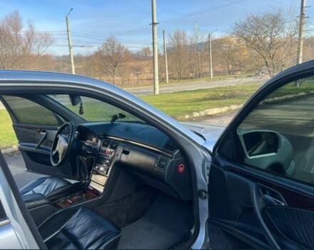 Сірий Мерседес Е-Клас, об'ємом двигуна 2.2 л та пробігом 200 тис. км за 3500 $, фото 7 на Automoto.ua