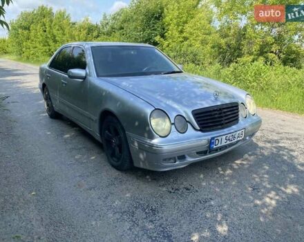 Серый Мерседес Е-Класс, объемом двигателя 2.2 л и пробегом 406 тыс. км за 5500 $, фото 10 на Automoto.ua