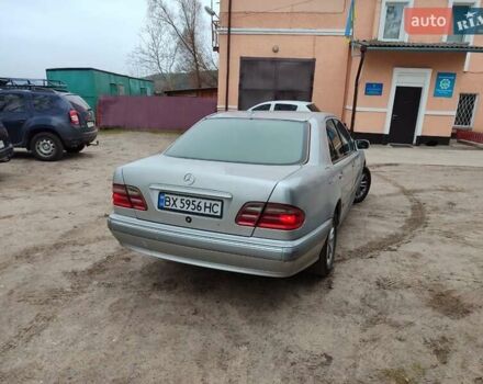 Сірий Мерседес Е-Клас, об'ємом двигуна 2.4 л та пробігом 339 тис. км за 2900 $, фото 3 на Automoto.ua