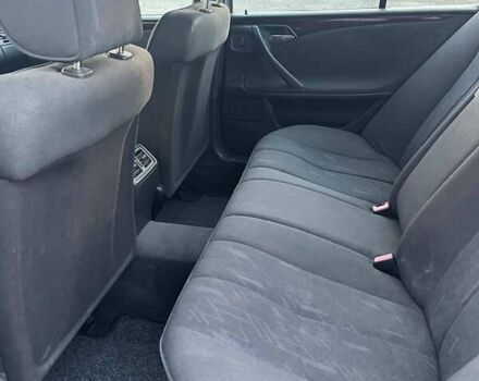 Серый Мерседес Е-Класс, объемом двигателя 2 л и пробегом 400 тыс. км за 3200 $, фото 10 на Automoto.ua