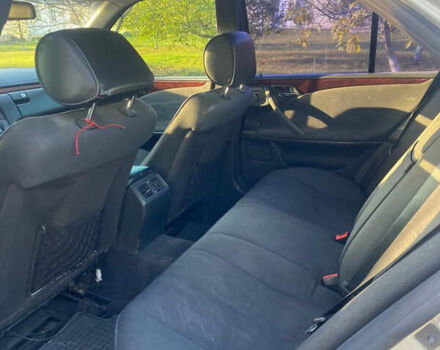 Сірий Мерседес Е-Клас, об'ємом двигуна 2 л та пробігом 407 тис. км за 3000 $, фото 6 на Automoto.ua