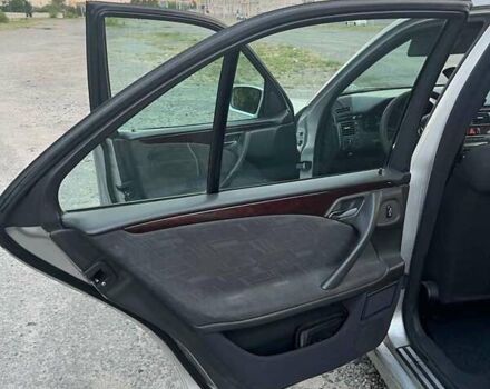 Серый Мерседес Е-Класс, объемом двигателя 2 л и пробегом 400 тыс. км за 3200 $, фото 9 на Automoto.ua