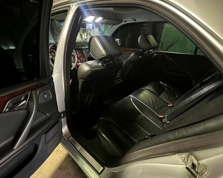 Серый Мерседес Е-Класс, объемом двигателя 2.2 л и пробегом 550 тыс. км за 4500 $, фото 8 на Automoto.ua