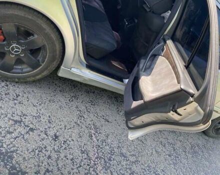 Серый Мерседес Е-Класс, объемом двигателя 2.2 л и пробегом 406 тыс. км за 5500 $, фото 11 на Automoto.ua