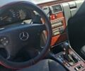 Сірий Мерседес Е-Клас, об'ємом двигуна 2 л та пробігом 170 тис. км за 8000 $, фото 3 на Automoto.ua