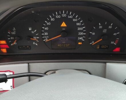 Серый Мерседес Е-Класс, объемом двигателя 2.1 л и пробегом 400 тыс. км за 2500 $, фото 5 на Automoto.ua