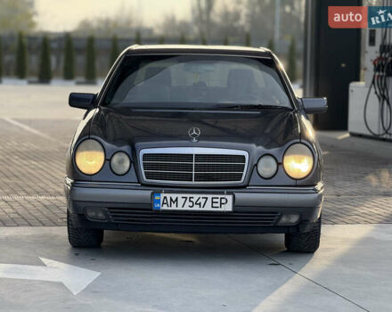 Серый Мерседес Е-Класс, объемом двигателя 2 л и пробегом 330 тыс. км за 2999 $, фото 4 на Automoto.ua