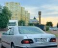 Серый Мерседес Е-Класс, объемом двигателя 2.15 л и пробегом 400 тыс. км за 3000 $, фото 1 на Automoto.ua