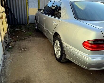 Серый Мерседес Е-Класс, объемом двигателя 2.4 л и пробегом 178 тыс. км за 3500 $, фото 3 на Automoto.ua