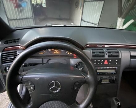 Серый Мерседес Е-Класс, объемом двигателя 2.7 л и пробегом 500 тыс. км за 4150 $, фото 13 на Automoto.ua