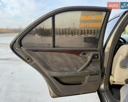 Серый Мерседес Е-Класс, объемом двигателя 2 л и пробегом 330 тыс. км за 2999 $, фото 20 на Automoto.ua