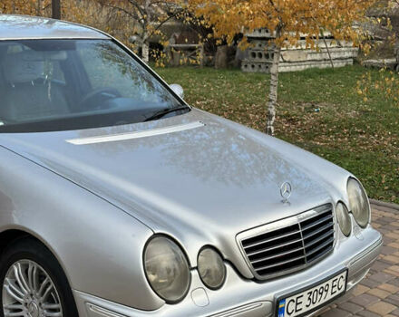 Мерседес Е-Клас 2000 у Сторожинце на Automoto.ua Сірий Мерседес Е-Клас, об'ємом двигуна 2.7 л та пробігом 346 тис. км за 5200 $, фото 3 на Automoto.ua