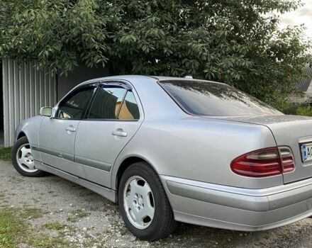 Серый Мерседес Е-Класс, объемом двигателя 2.7 л и пробегом 500 тыс. км за 4150 $, фото 3 на Automoto.ua