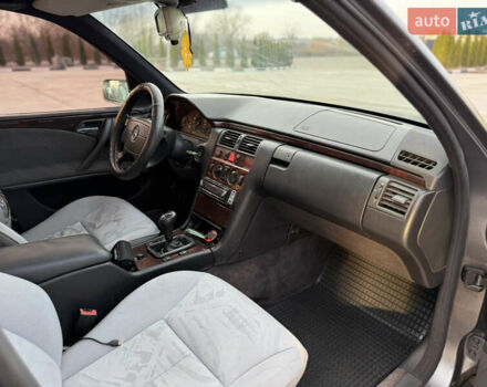 Серый Мерседес Е-Класс, объемом двигателя 2 л и пробегом 330 тыс. км за 2999 $, фото 14 на Automoto.ua