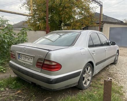Сірий Мерседес Е-Клас, об'ємом двигуна 2.6 л та пробігом 428 тис. км за 3200 $, фото 1 на Automoto.ua