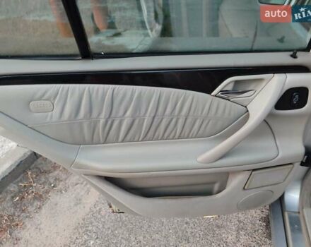 Серый Мерседес Е-Класс, объемом двигателя 2.6 л и пробегом 260 тыс. км за 4400 $, фото 14 на Automoto.ua