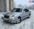 Серый Мерседес Е-Класс, объемом двигателя 2.2 л и пробегом 400 тыс. км за 3700 $, фото 1 на Automoto.ua