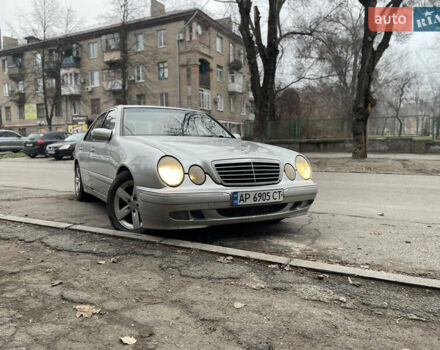 Сірий Мерседес Е-Клас, об'ємом двигуна 2 л та пробігом 400 тис. км за 4500 $, фото 1 на Automoto.ua