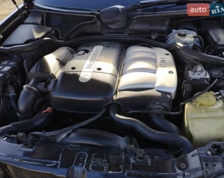 Серый Мерседес Е-Класс, объемом двигателя 2.1 л и пробегом 300 тыс. км за 6000 $, фото 2 на Automoto.ua