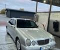 Сірий Мерседес Е-Клас, об'ємом двигуна 2.8 л та пробігом 424 тис. км за 1750 $, фото 17 на Automoto.ua