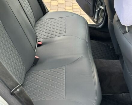 Мерседес Е-Клас 2000 у Сторожинце на Automoto.ua Сірий Мерседес Е-Клас, об'ємом двигуна 2.7 л та пробігом 346 тис. км за 5200 $, фото 19 на Automoto.ua