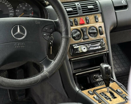 Мерседес Е-Клас 2000 у Сторожинце на Automoto.ua Сірий Мерседес Е-Клас, об'ємом двигуна 2.7 л та пробігом 346 тис. км за 5200 $, фото 28 на Automoto.ua