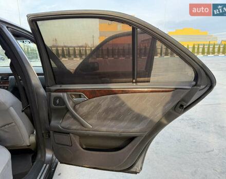 Серый Мерседес Е-Класс, объемом двигателя 2 л и пробегом 330 тыс. км за 2999 $, фото 25 на Automoto.ua