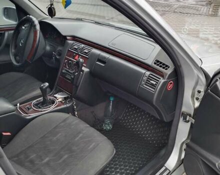 Сірий Мерседес Е-Клас, об'ємом двигуна 2 л та пробігом 530 тис. км за 2500 $, фото 5 на Automoto.ua