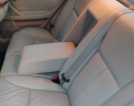 Серый Мерседес Е-Класс, объемом двигателя 2.6 л и пробегом 260 тыс. км за 4400 $, фото 16 на Automoto.ua