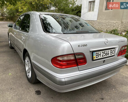 Серый Мерседес Е-Класс, объемом двигателя 2 л и пробегом 208 тыс. км за 6500 $, фото 8 на Automoto.ua
