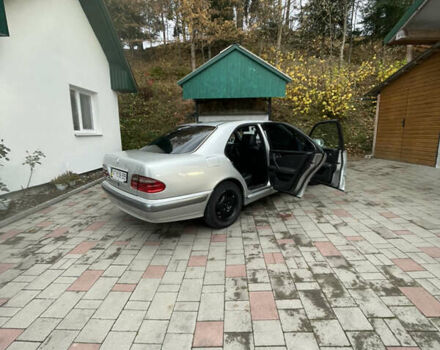 Серый Мерседес Е-Класс, объемом двигателя 2.15 л и пробегом 370 тыс. км за 3200 $, фото 13 на Automoto.ua