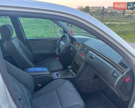 Серый Мерседес Е-Класс, объемом двигателя 2.4 л и пробегом 257 тыс. км за 4100 $, фото 14 на Automoto.ua