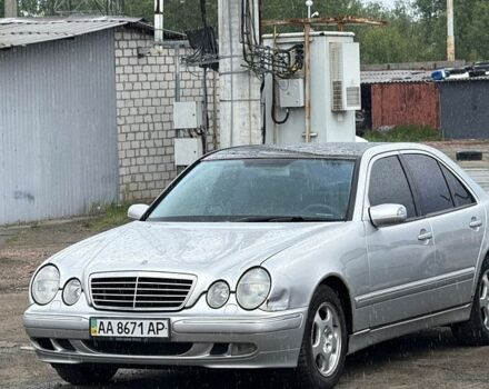 Сірий Мерседес Е-Клас, об'ємом двигуна 2.8 л та пробігом 275 тис. км за 3650 $, фото 1 на Automoto.ua