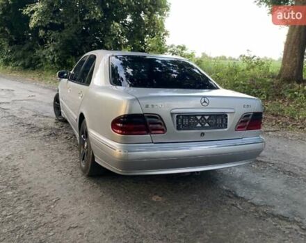 Серый Мерседес Е-Класс, объемом двигателя 2.2 л и пробегом 407 тыс. км за 4750 $, фото 6 на Automoto.ua