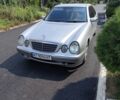 Серый Мерседес Е-Класс, объемом двигателя 2.15 л и пробегом 506 тыс. км за 3800 $, фото 3 на Automoto.ua