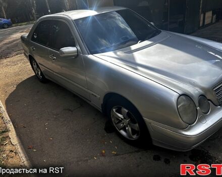 Серый Мерседес Е-Класс, объемом двигателя 2.8 л и пробегом 0 тыс. км за 3950 $, фото 2 на Automoto.ua