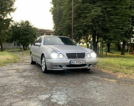 Серый Мерседес Е-Класс, объемом двигателя 3.2 л и пробегом 480 тыс. км за 3900 $, фото 7 на Automoto.ua