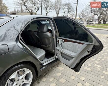 Сірий Мерседес Е-Клас, об'ємом двигуна 2.2 л та пробігом 340 тис. км за 3850 $, фото 54 на Automoto.ua