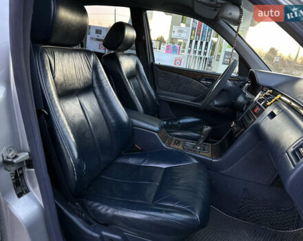 Серый Мерседес Е-Класс, объемом двигателя 2.7 л и пробегом 445 тыс. км за 4550 $, фото 71 на Automoto.ua