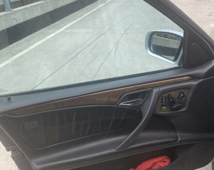 Серый Мерседес Е-Класс, объемом двигателя 3.2 л и пробегом 427 тыс. км за 3700 $, фото 23 на Automoto.ua