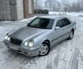 Серый Мерседес Е-Класс, объемом двигателя 2.2 л и пробегом 400 тыс. км за 3700 $, фото 7 на Automoto.ua
