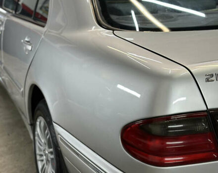 Мерседес Е-Клас 2000 у Сторожинце на Automoto.ua Сірий Мерседес Е-Клас, об'ємом двигуна 2.7 л та пробігом 346 тис. км за 5200 $, фото 46 на Automoto.ua