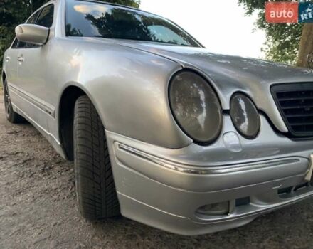 Серый Мерседес Е-Класс, объемом двигателя 2.2 л и пробегом 407 тыс. км за 4750 $, фото 14 на Automoto.ua