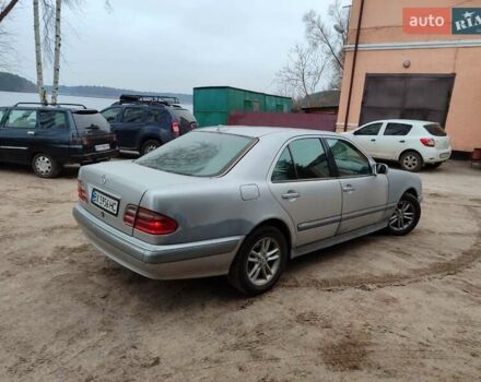 Сірий Мерседес Е-Клас, об'ємом двигуна 2.4 л та пробігом 339 тис. км за 2900 $, фото 5 на Automoto.ua