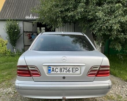 Серый Мерседес Е-Класс, объемом двигателя 2.7 л и пробегом 500 тыс. км за 4150 $, фото 5 на Automoto.ua