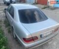 Сірий Мерседес Е-Клас, об'ємом двигуна 2.2 л та пробігом 500 тис. км за 2000 $, фото 1 на Automoto.ua