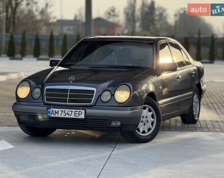 Серый Мерседес Е-Класс, объемом двигателя 2 л и пробегом 330 тыс. км за 2999 $, фото 11 на Automoto.ua