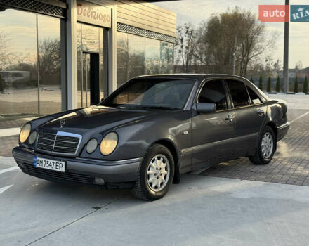 Серый Мерседес Е-Класс, объемом двигателя 2 л и пробегом 330 тыс. км за 2999 $, фото 10 на Automoto.ua