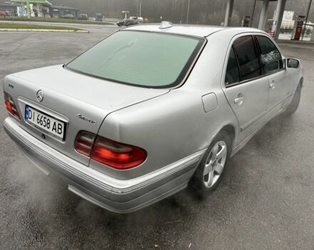 Серый Мерседес Е-Класс, объемом двигателя 3.2 л и пробегом 270 тыс. км за 3200 $, фото 4 на Automoto.ua