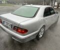 Серый Мерседес Е-Класс, объемом двигателя 3.2 л и пробегом 270 тыс. км за 3200 $, фото 4 на Automoto.ua